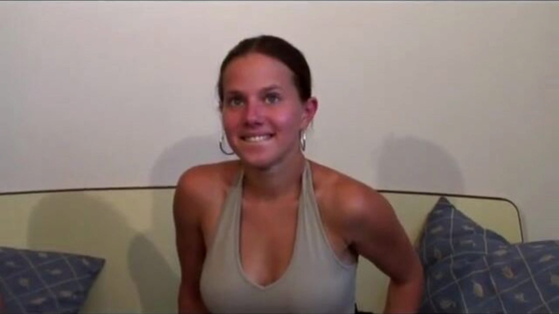 Branquinha siliconada faz porno caseiro selvagem - french ass fucking audition